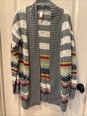 No Boundaries Gray and White Striped Open-Front Cardigan with Multicolor Pattern